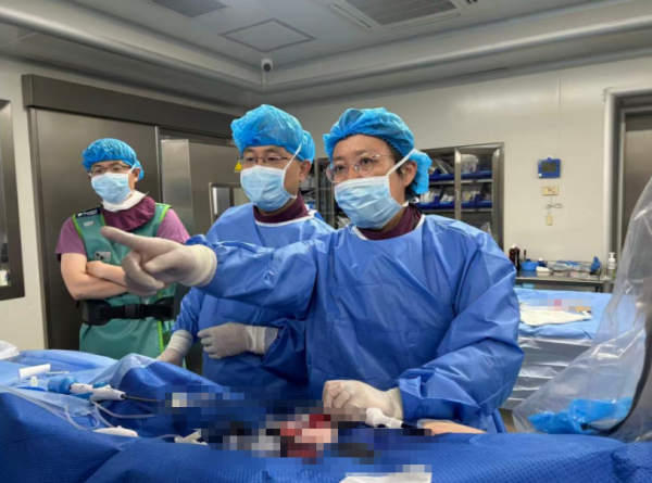 炒股哪个平台好 毓医关键字|毓璜顶医院完成烟威首例心房无导线起搏器植入手术